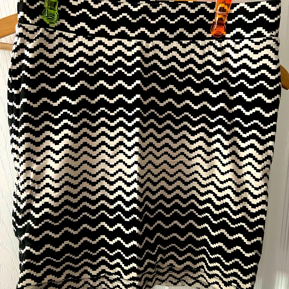 Black and White, Aztec Pattern, Summer Mini Skirt, Lined, Elastic Waist, Size M